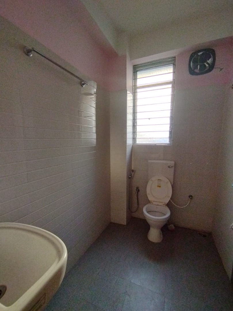 Unfurnished 3bhk in KK Handiqui Path, Mathura Nagar, Bormotoria, Guwahati, Assam, India for Rent